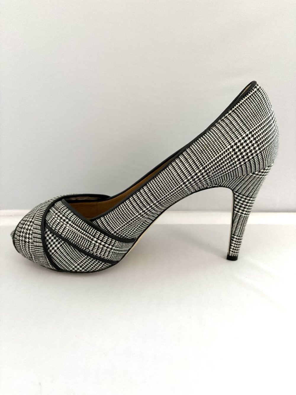 Talbots Shoes/Heels 8 M Herringbone Plaid Fabric Peep Toe Black and White